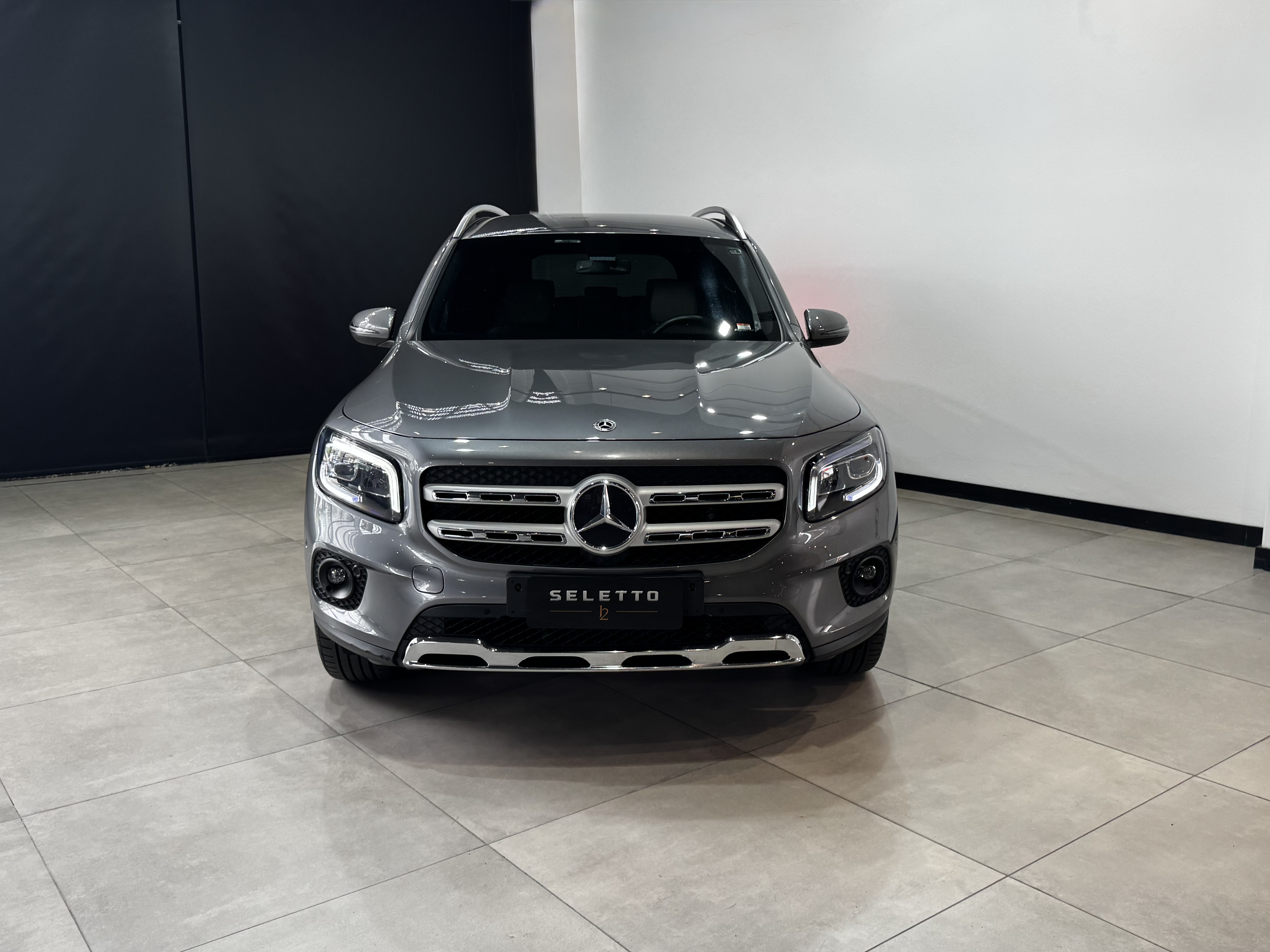 Mercedes-Benz GLB-200 2021