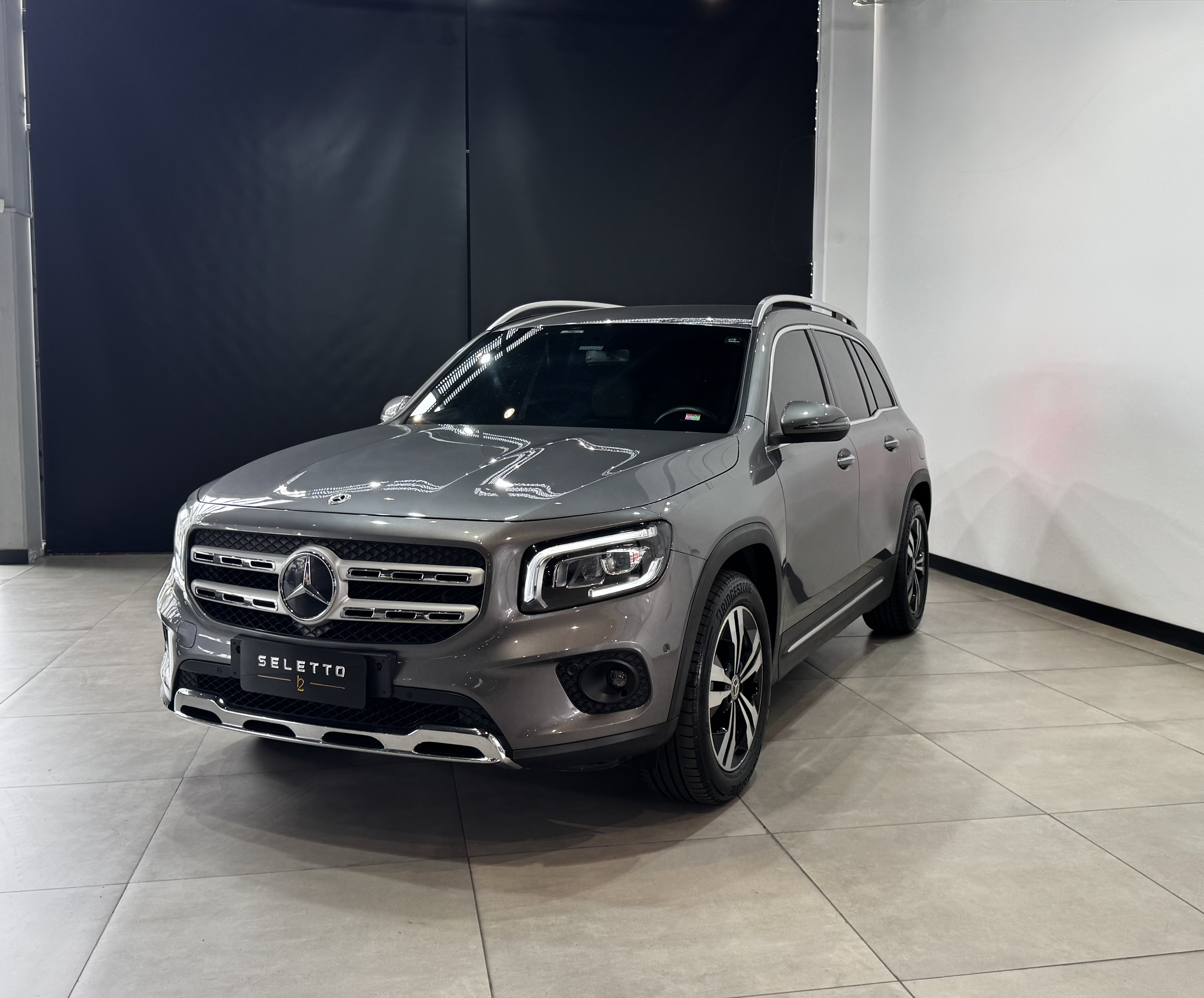 Mercedes-Benz GLB-200 2021